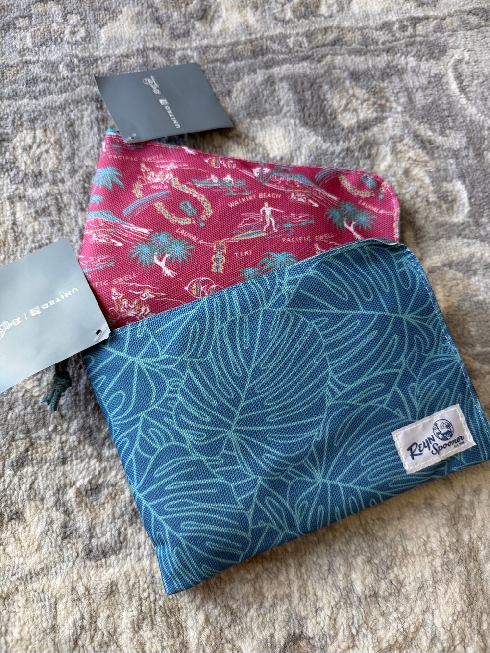 Limited Hawai’i Edition United Airlines x Reyn Spooner amenity kits